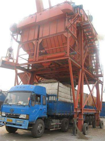  煙台牟平（píng）港務局（jú）玉米卸（xiè）船揚塵治理布袋除塵器安裝完畢