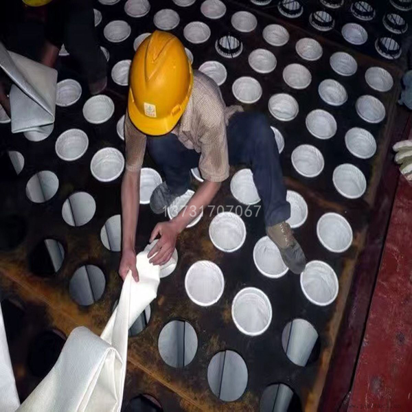 寧夏電石爐布袋除塵器3000條（tiáo）高溫布袋更換完畢