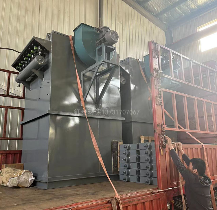 江蘇(sū)徐州鋼廠定(dìng)購(gòu)的24台密(mì)封型(xíng)插板閥發貨 江蘇徐州鋼廠定購的24台密封型插(chā)板閥發貨