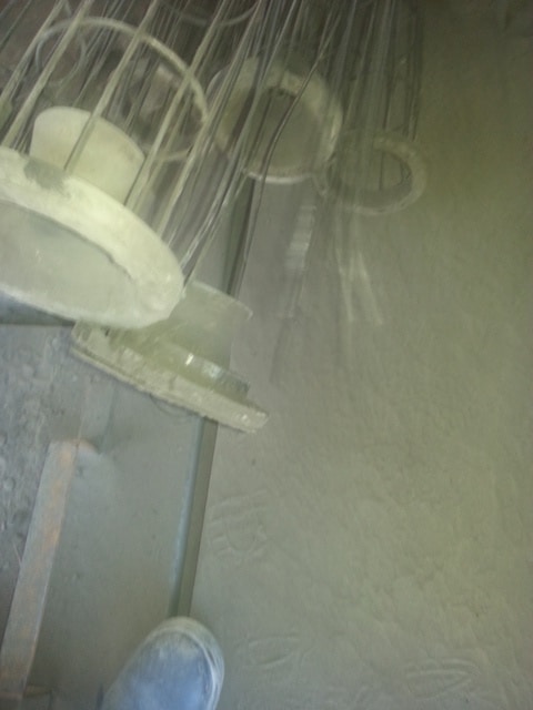 有客（kè）戶谘詢問除塵布袋更（gèng）換了需要更換（huàn）除塵器骨架嗎？