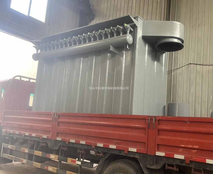 江（jiāng）蘇（sū）常州電力設備配套電廠庫頂DMC-160布袋除塵器發貨