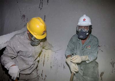 河北（běi）某熱電廠投50餘萬檢修長（zhǎng）袋脈衝布（bù）袋（dài）除塵器